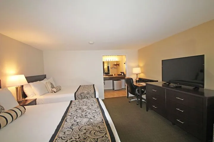 Room 4 of 32