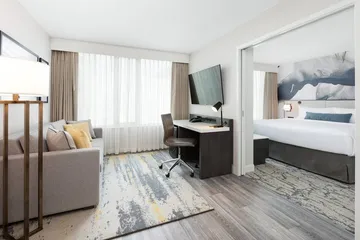 Delta Hotels by Marriott Vancouver Downtown Suites - Downtown Vancouver