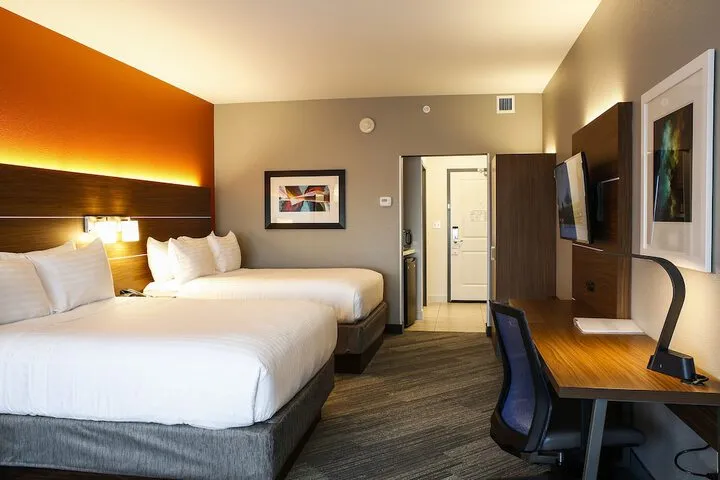 Room 2 of 42
