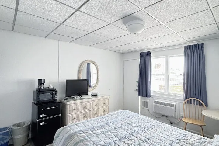Room 4 of 19