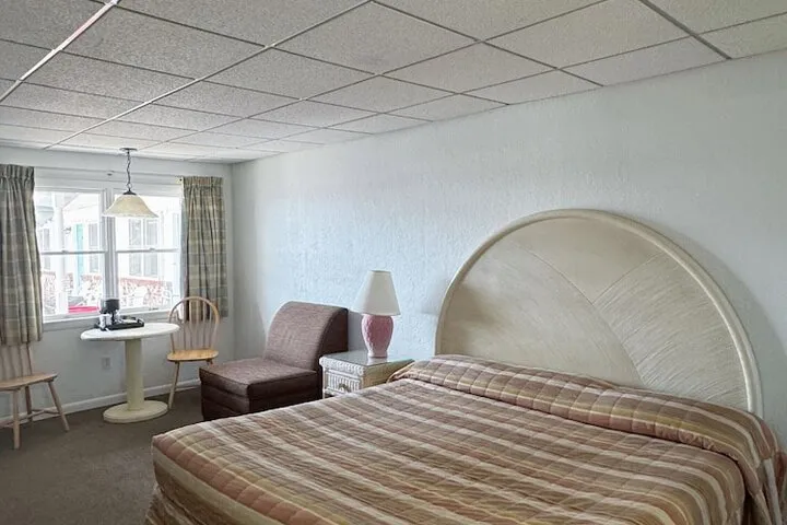 Room 5 of 19