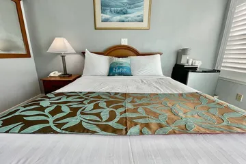 The Palomar Inn