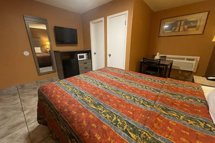 Room 4 of 45