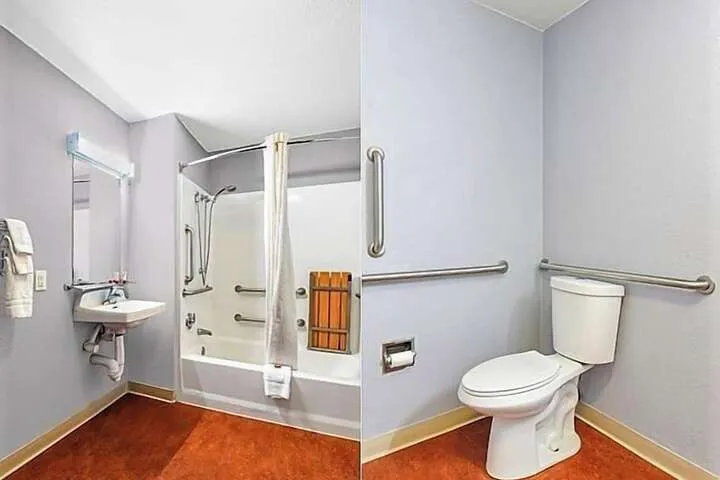 Room 2 of 9