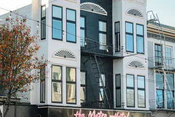 The Metro Hotel