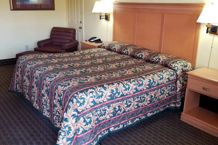 Room 3 of 17