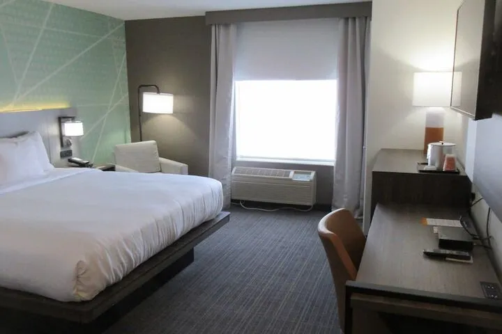 Room 4 of 23