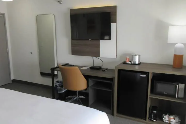 Room 5 of 23