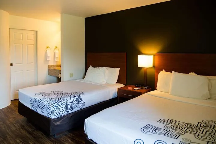Room 4 of 17