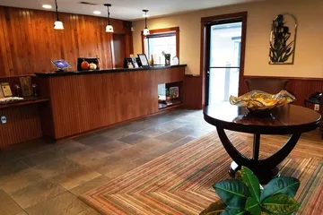 Redwood Garden Inn