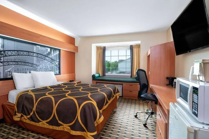 Room 5 of 17
