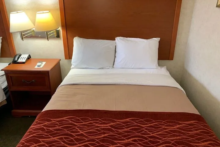 Room 4 of 24