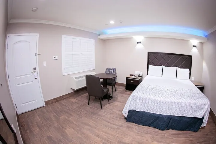 Room 3 of 37