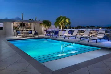 H2O Suites - Adults Only