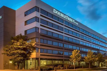 DoubleTree by Hilton Chicago Schaumburg