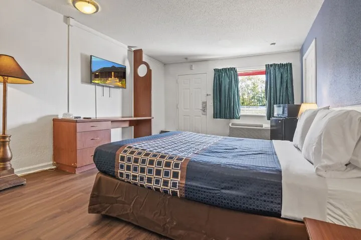Room 5 of 13