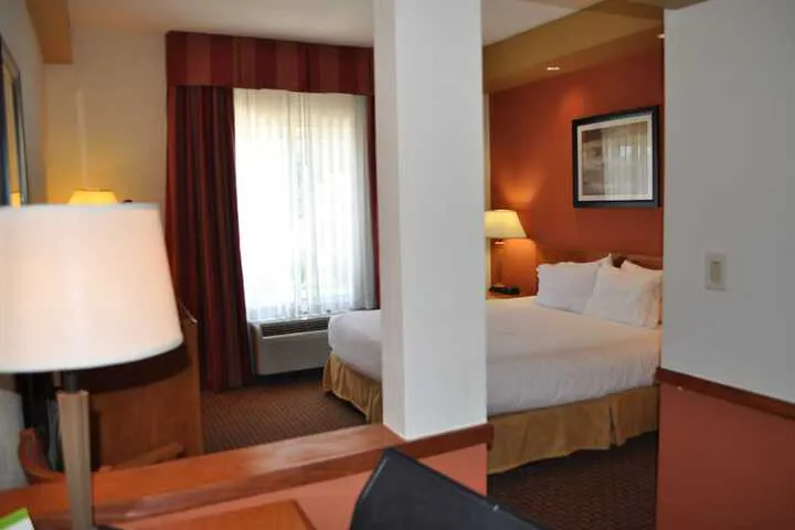 Room 4 of 44