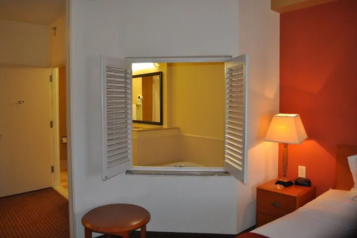 Room 3 of 44
