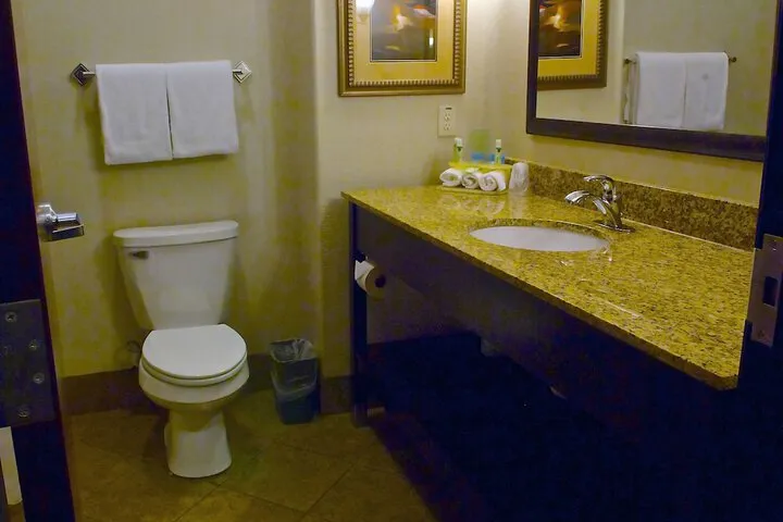 Room 3 of 32