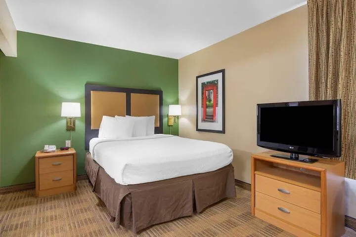 Room 4 of 24