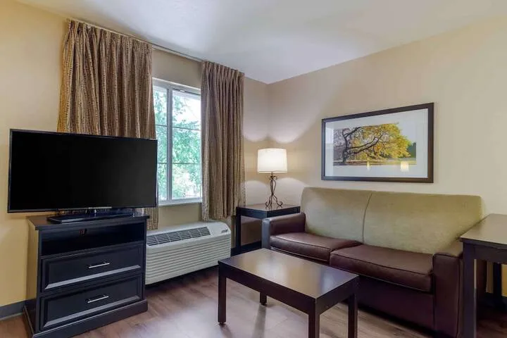 Room 5 of 24