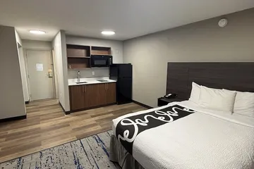 Homestay Suites