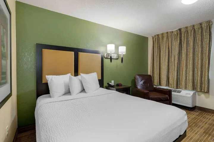 Room 5 of 22