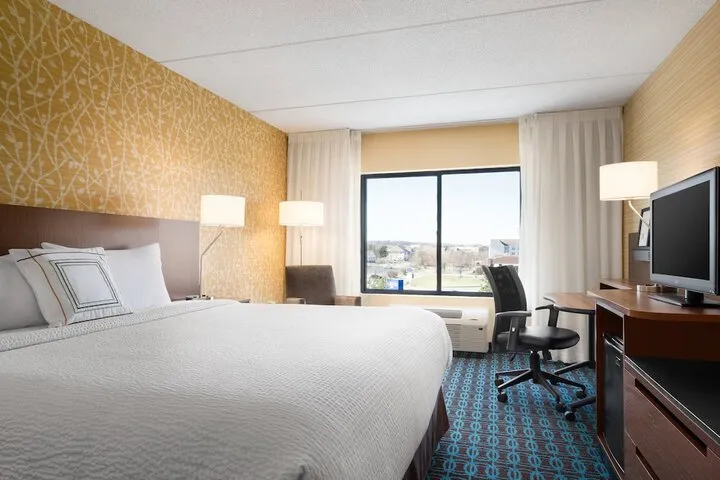 Room 2 of 18