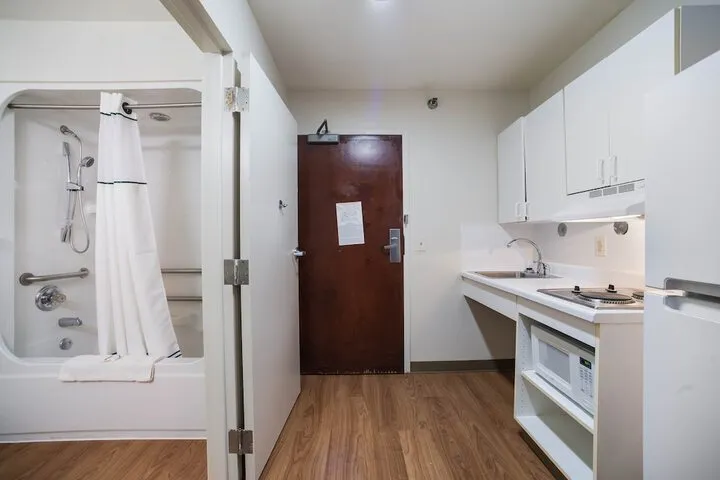 Room 5 of 24