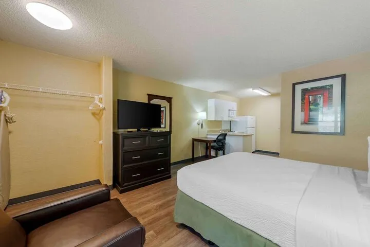 Room 5 of 26