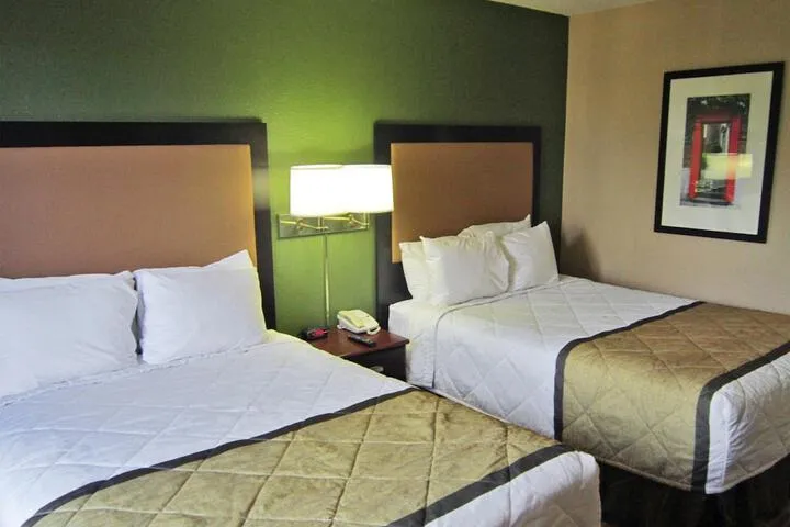 Room 4 of 35
