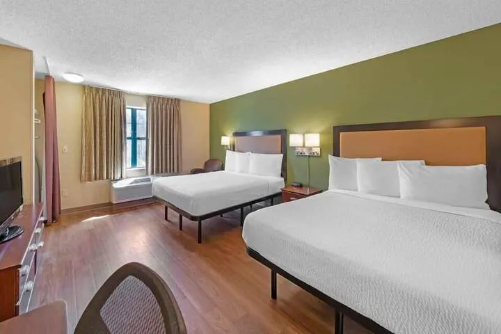 Room 3 of 10