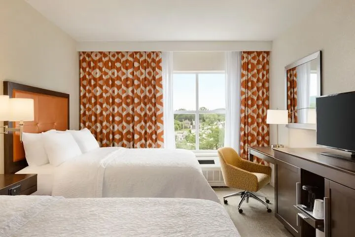 Room 4 of 20