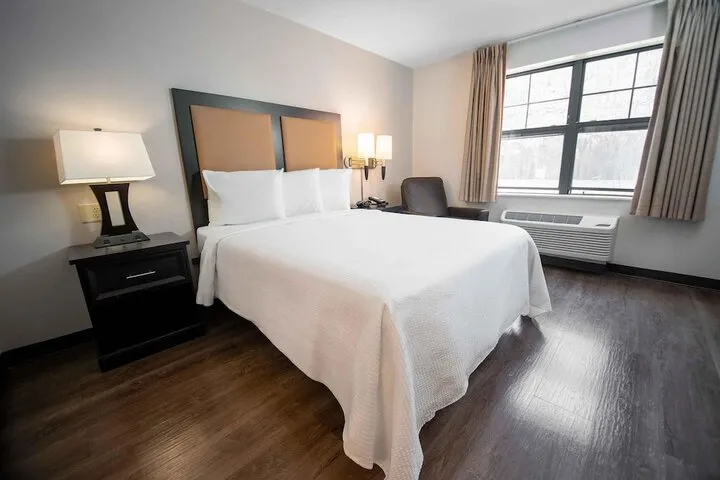 Room 3 of 17