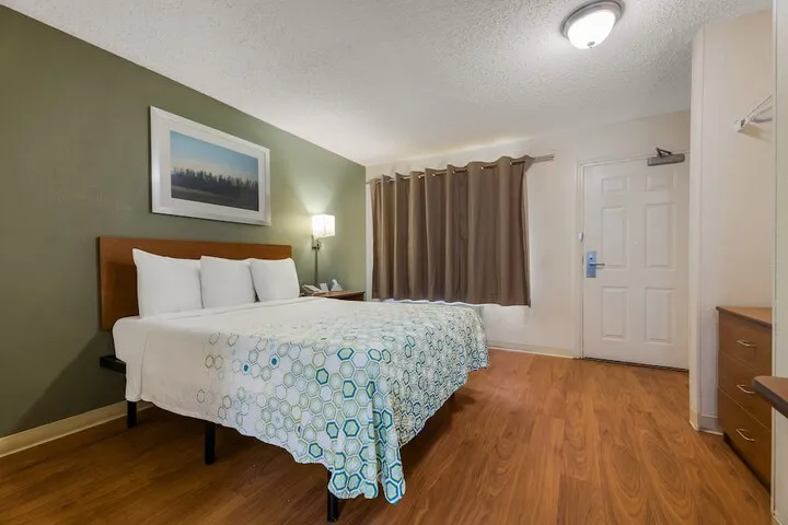 Room 4 of 30