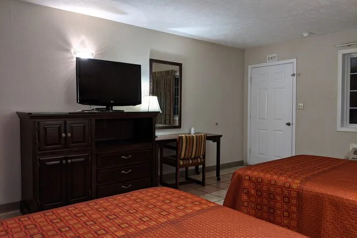 Room 2 of 17