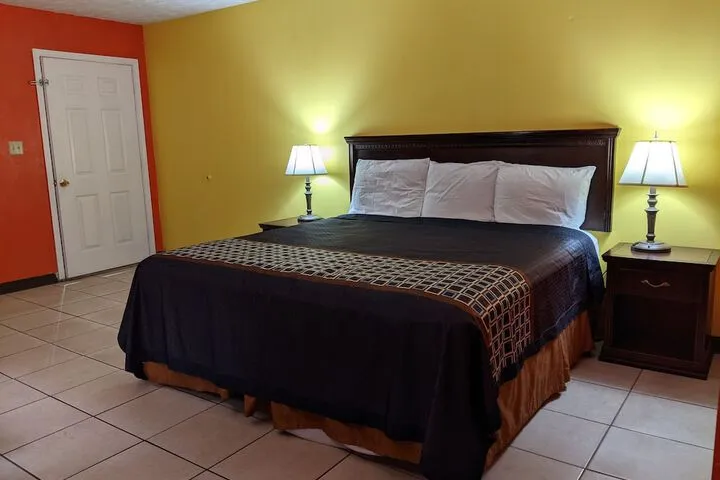Room 3 of 17
