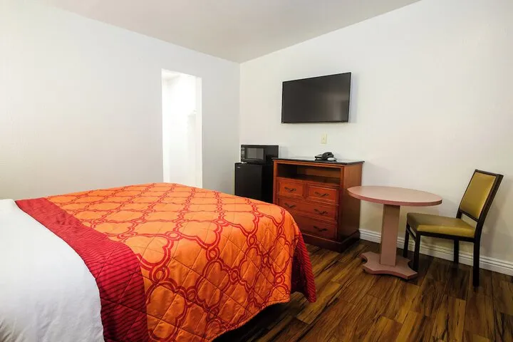 Room 3 of 24