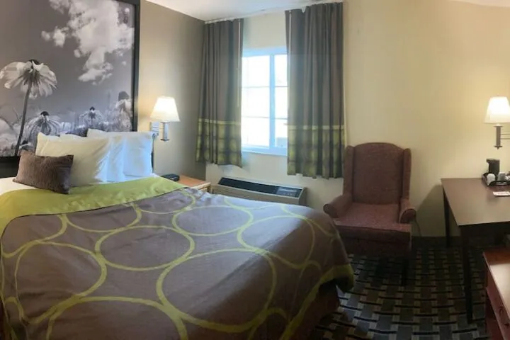 Room 4 of 44