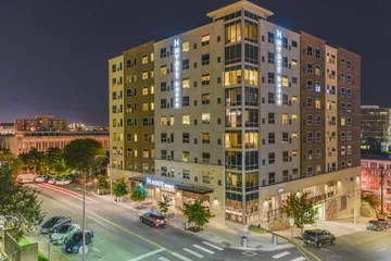 Hyatt House Austin / Downtown