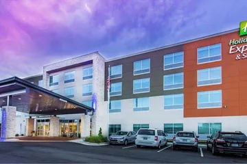 Holiday Inn Express & Suites Milledgeville by IHG