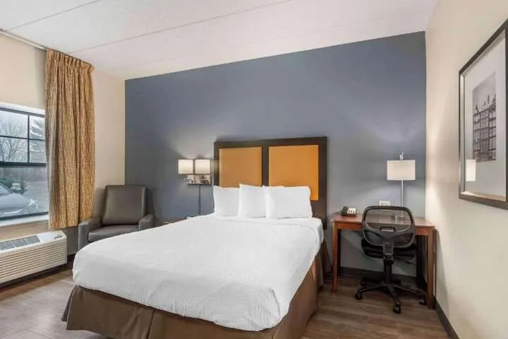 Room 2 of 36
