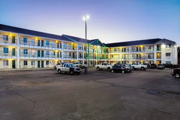 HomeTowne Studios by Red Roof Colorado Springs - Airport