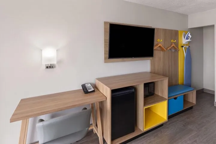 Room 5 of 26