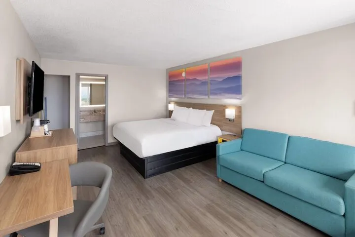 Room 4 of 26