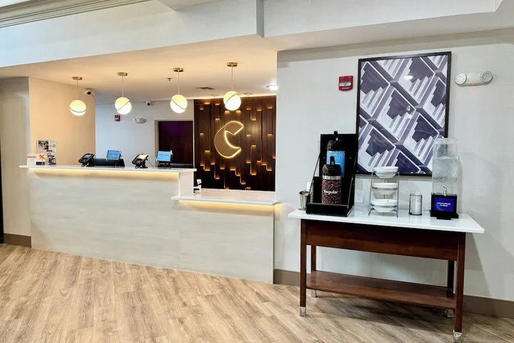 Lobby lounge