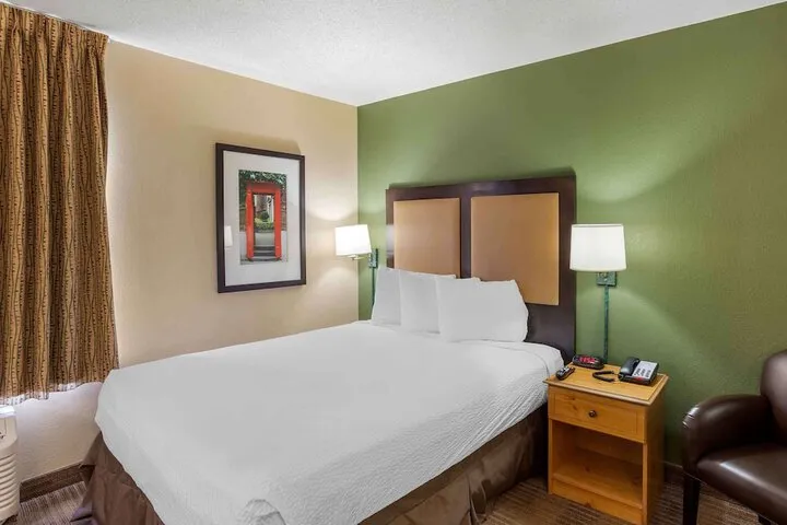 Room 4 of 30