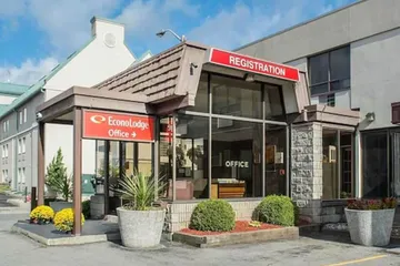 Econo Lodge by The Falls