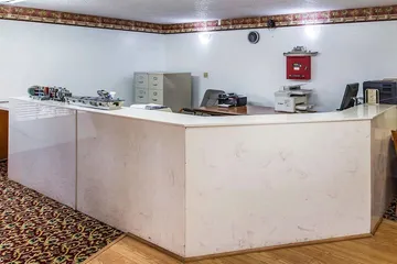 Econo Lodge Inn & Suites Albany North