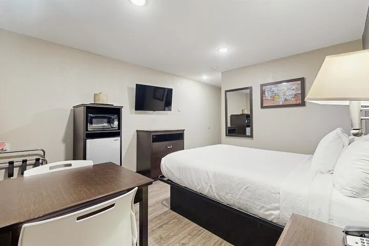 Room 5 of 25